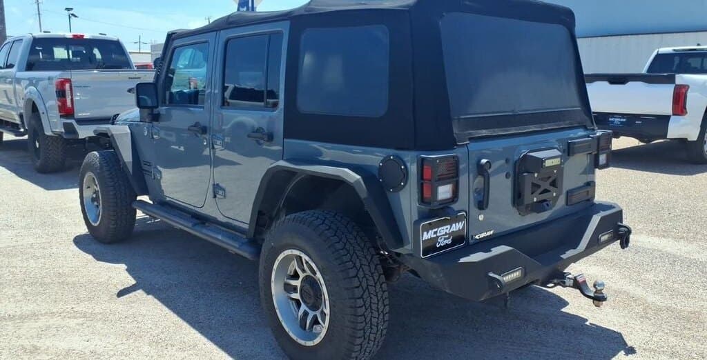 2015 Jeep Wrangler Sport thumbnail 3