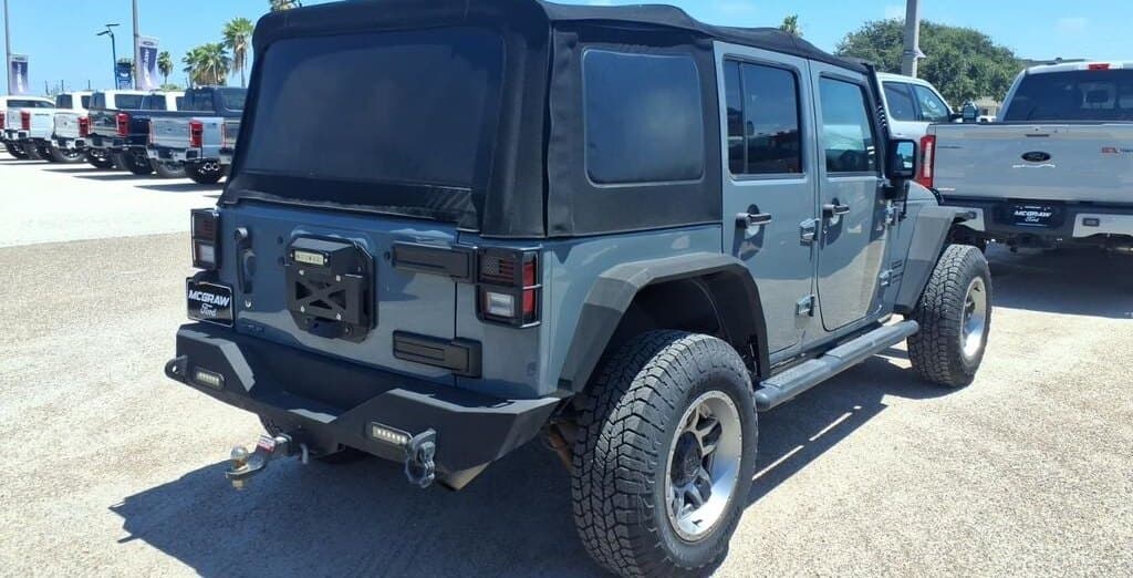 2015 Jeep Wrangler Sport thumbnail 6