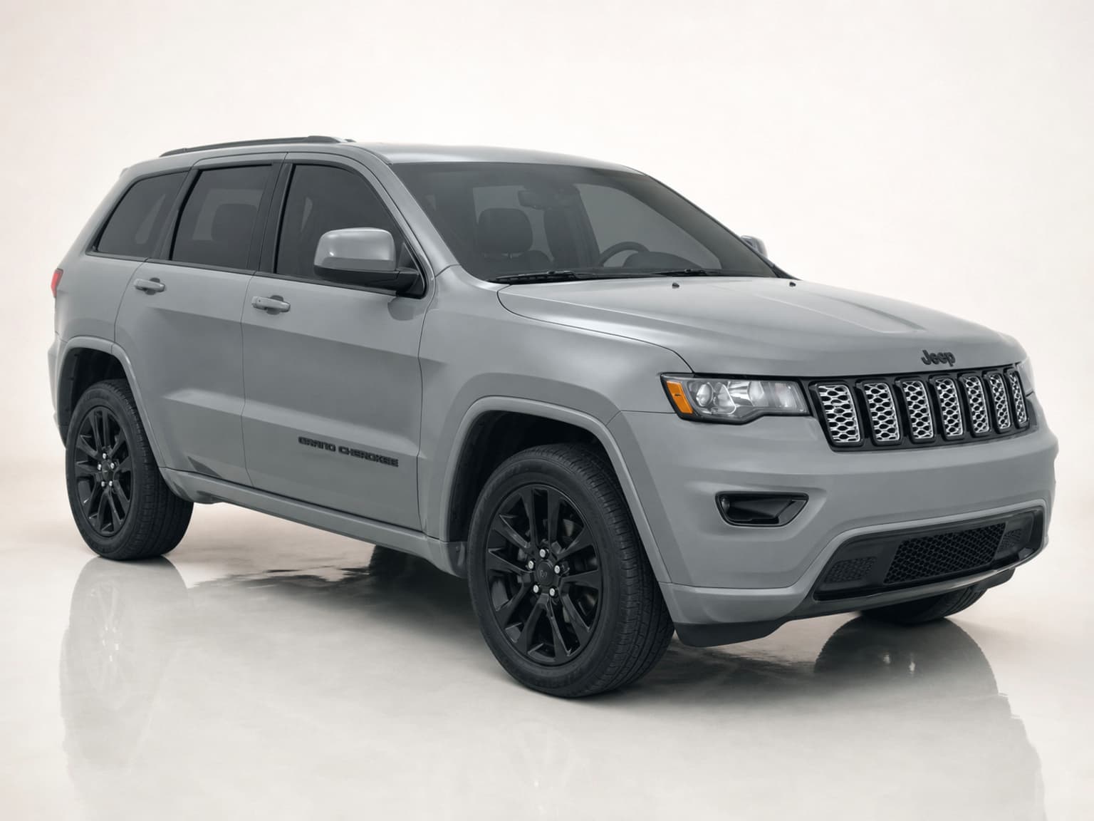 2020 Jeep Grand Cherokee Altitude thumbnail 3