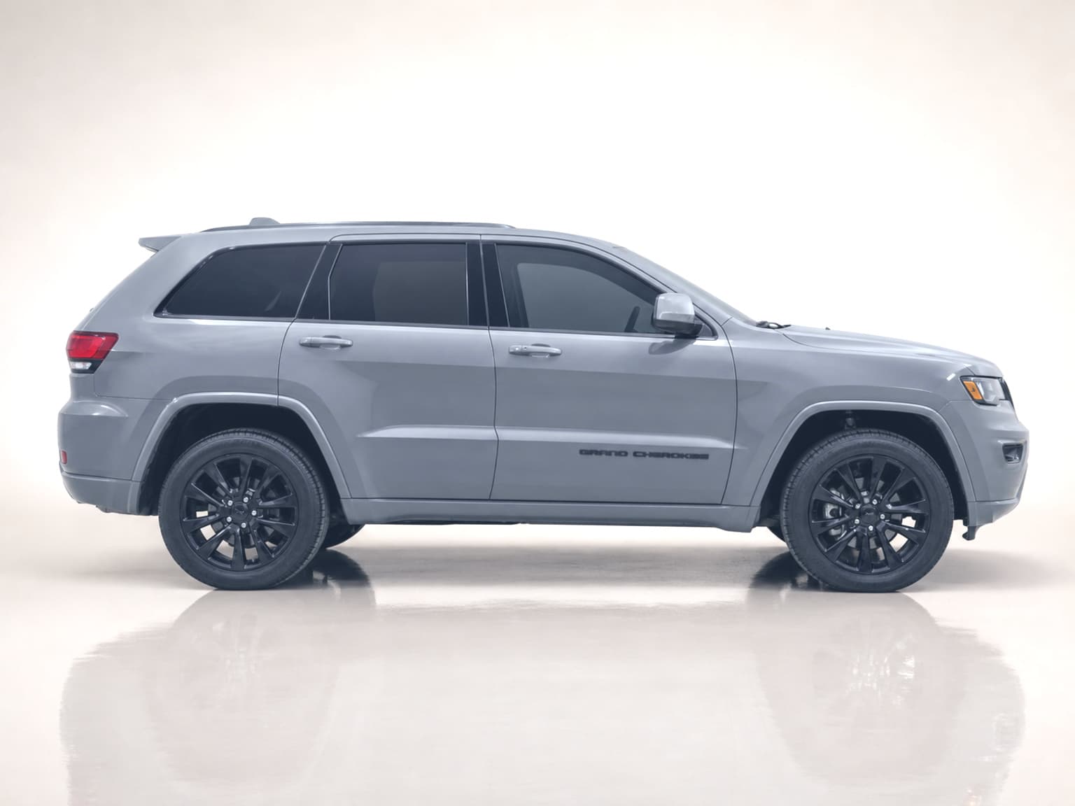 2020 Jeep Grand Cherokee Altitude thumbnail 4