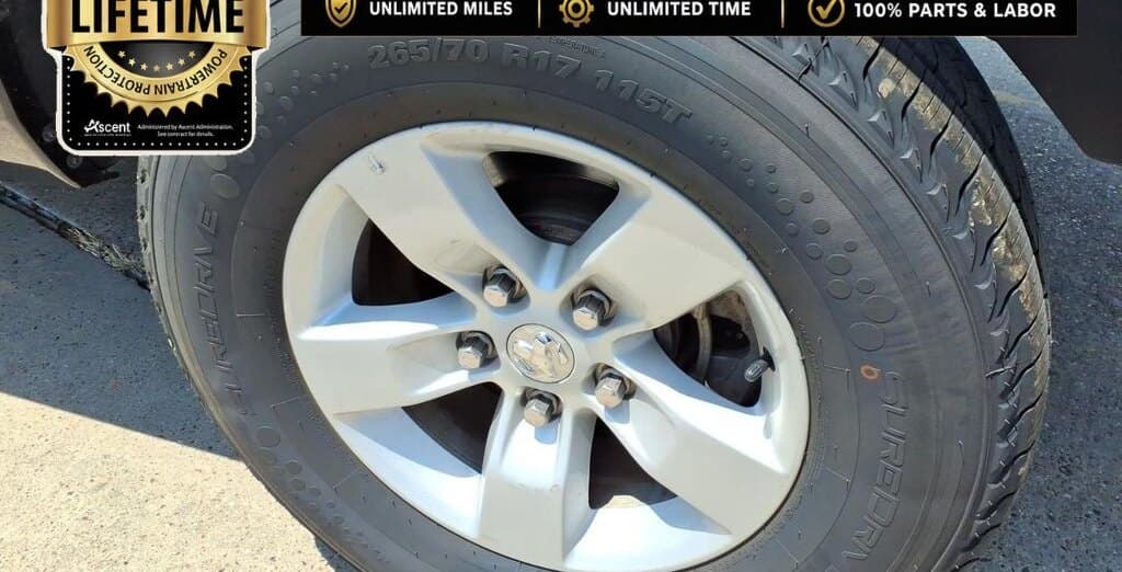 2024 RAM 1500 Classic SLT thumbnail 7