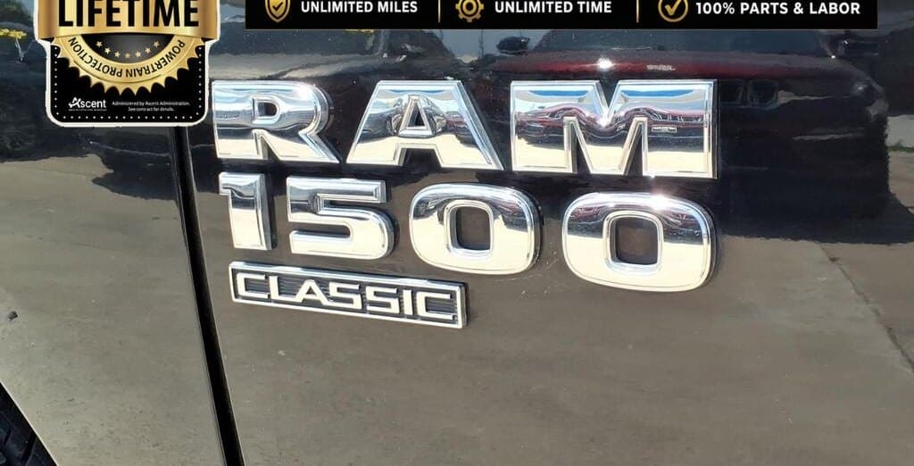 2024 RAM 1500 Classic SLT thumbnail 4