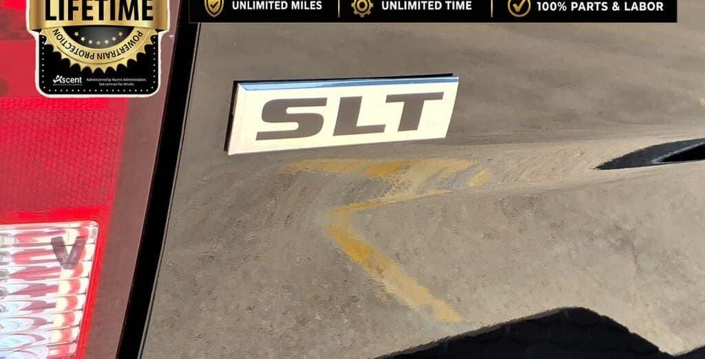 2024 RAM 1500 Classic SLT thumbnail 5
