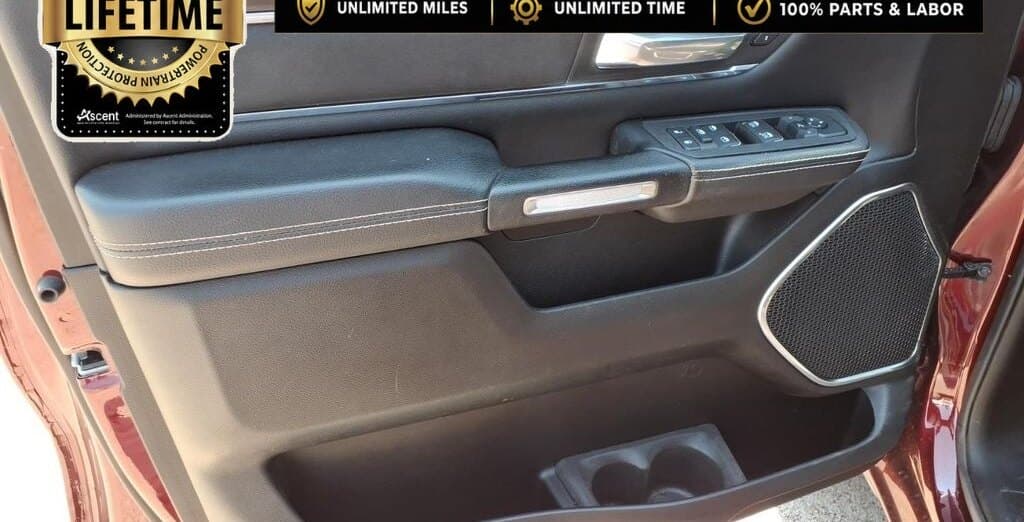 2025 RAM 1500 Laramie thumbnail 10