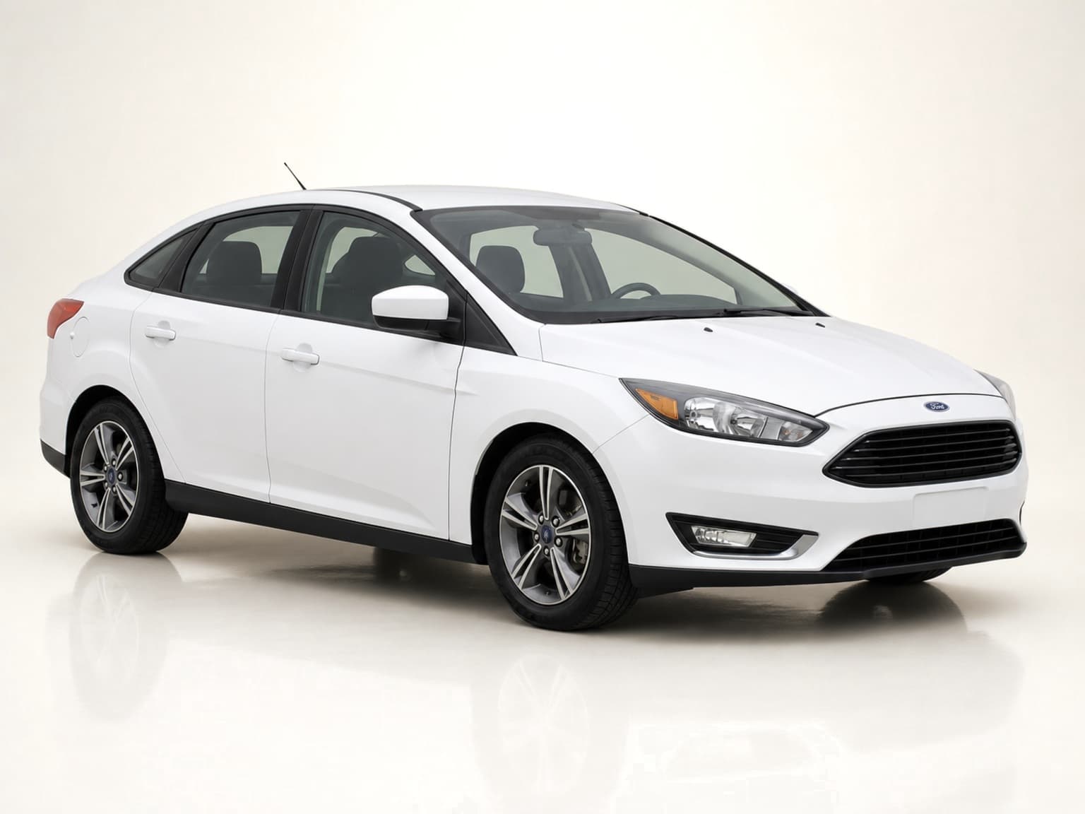 2018 Ford Focus SE thumbnail 3