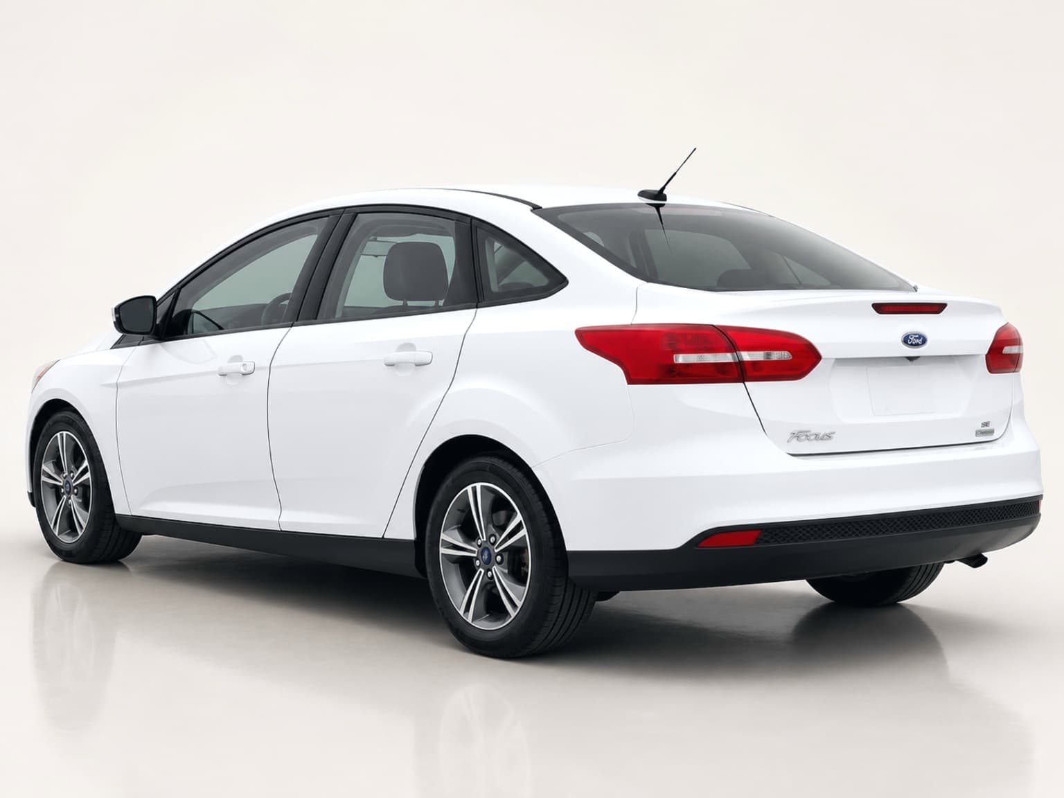 2018 Ford Focus SE thumbnail 5
