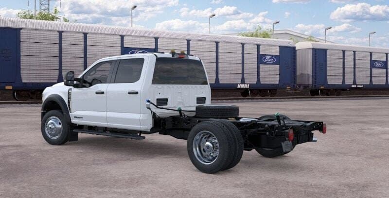 2026 Ford F-450 Base thumbnail 4
