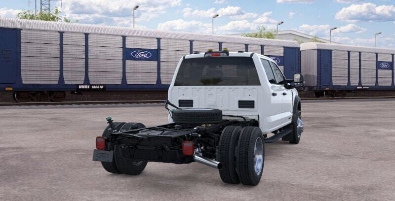 2026 Ford F-450 Base thumbnail 8