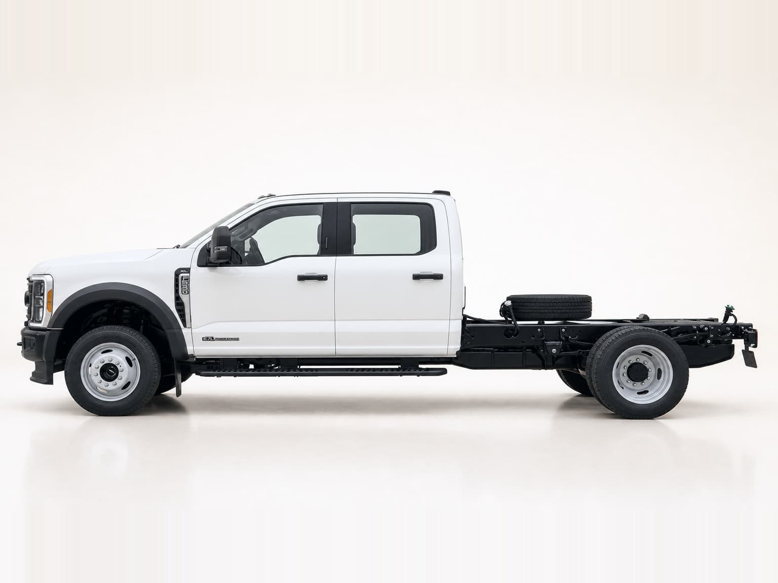 2026 Ford Chassis Cab F-550 XL thumbnail 4