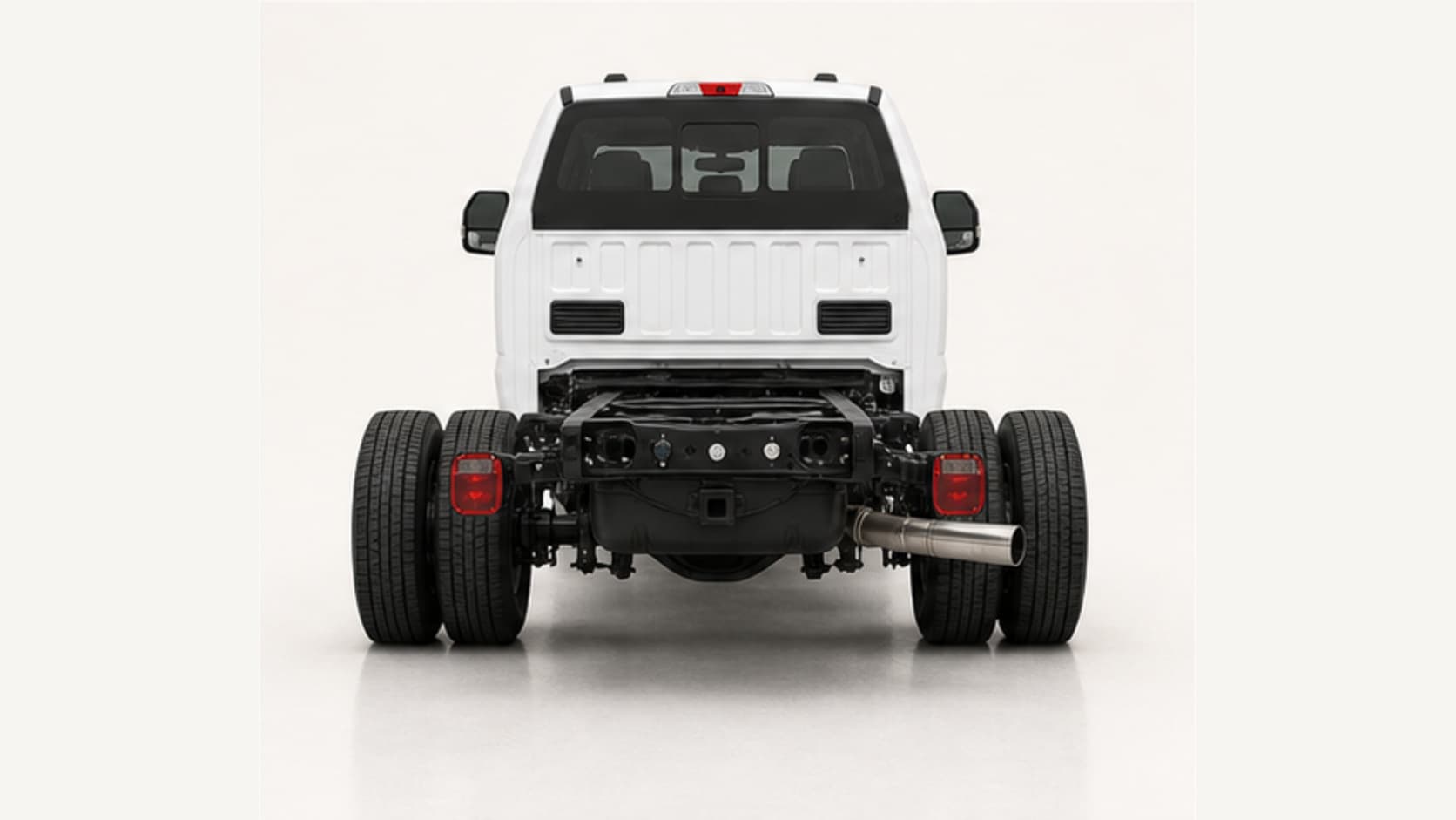 2026 Ford F-350 XL DRW 4x4 Crew Cab Chassis Cab thumbnail 5