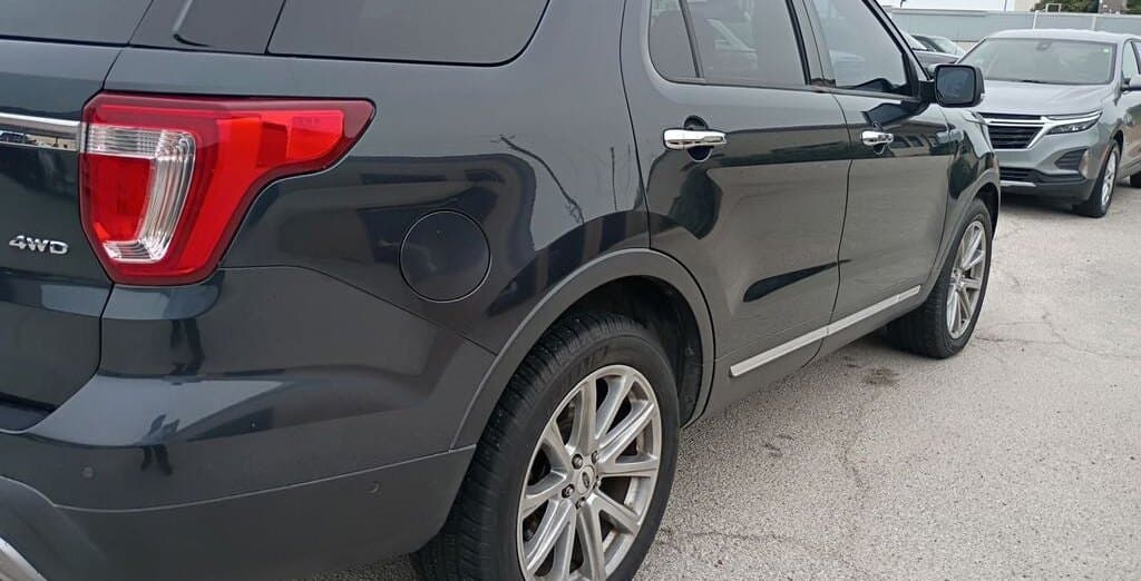2017 Ford Explorer Limited thumbnail 10