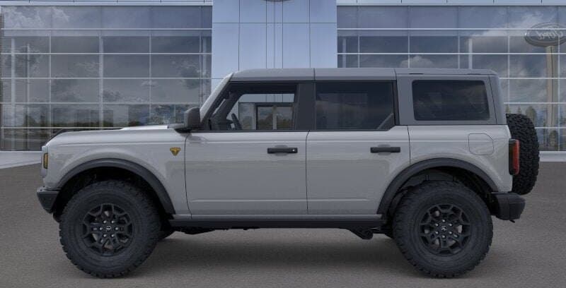 2026 Ford Bronco Badlands thumbnail 3