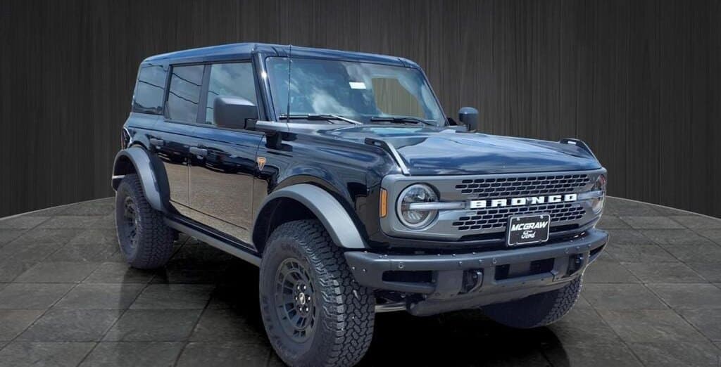 2026 Ford Bronco Badlands thumbnail 3