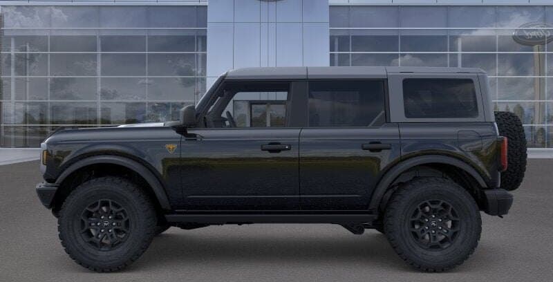 2026 Ford Bronco Badlands thumbnail 3