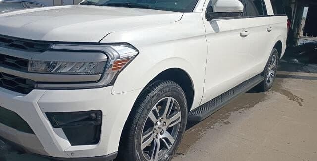 2024 Ford Expedition MAX XLT thumbnail 3