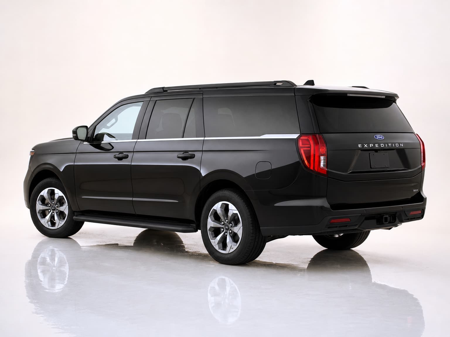 2027 Ford Expedition MAX Active thumbnail 3