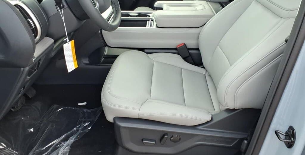 2027 Ford Expedition Active thumbnail 11