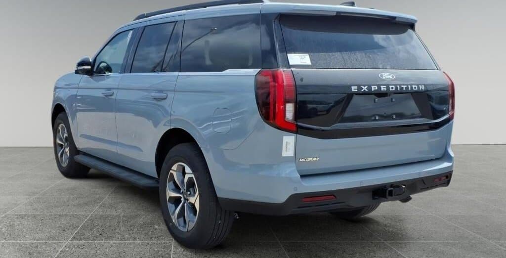 2027 Ford Expedition Active thumbnail 3