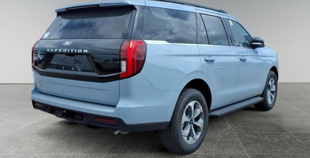 2027 Ford Expedition Active thumbnail 5