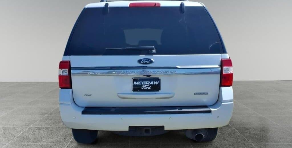 2017 Ford Expedition XLT thumbnail 4