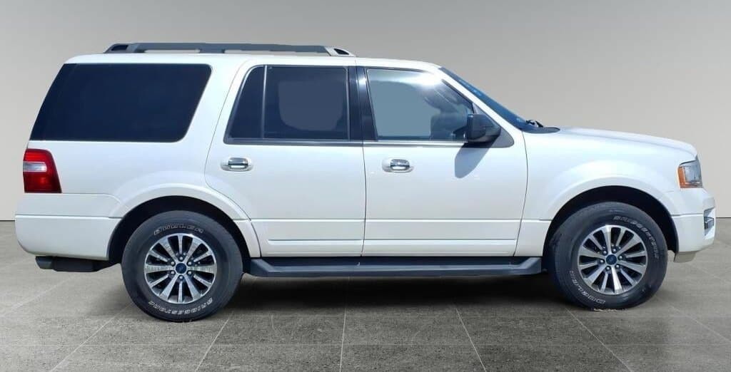 2017 Ford Expedition XLT thumbnail 7