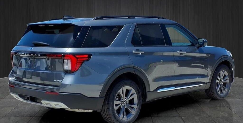 2025 Ford Explorer Active thumbnail 5