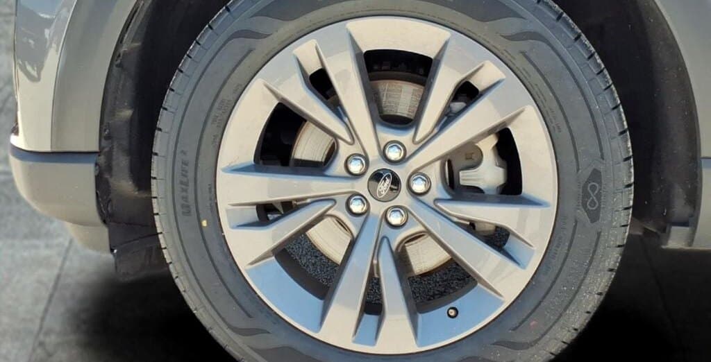 2025 Ford Explorer Active thumbnail 8