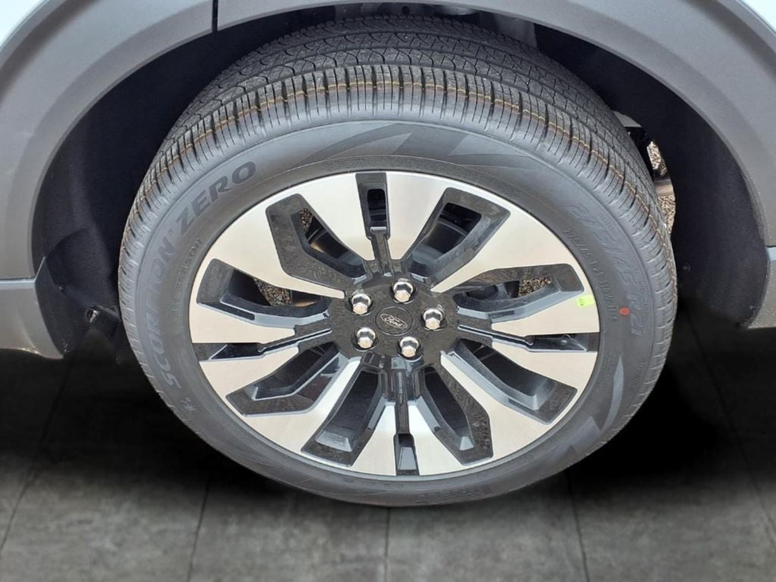 2026 Ford Explorer Platinum thumbnail 7