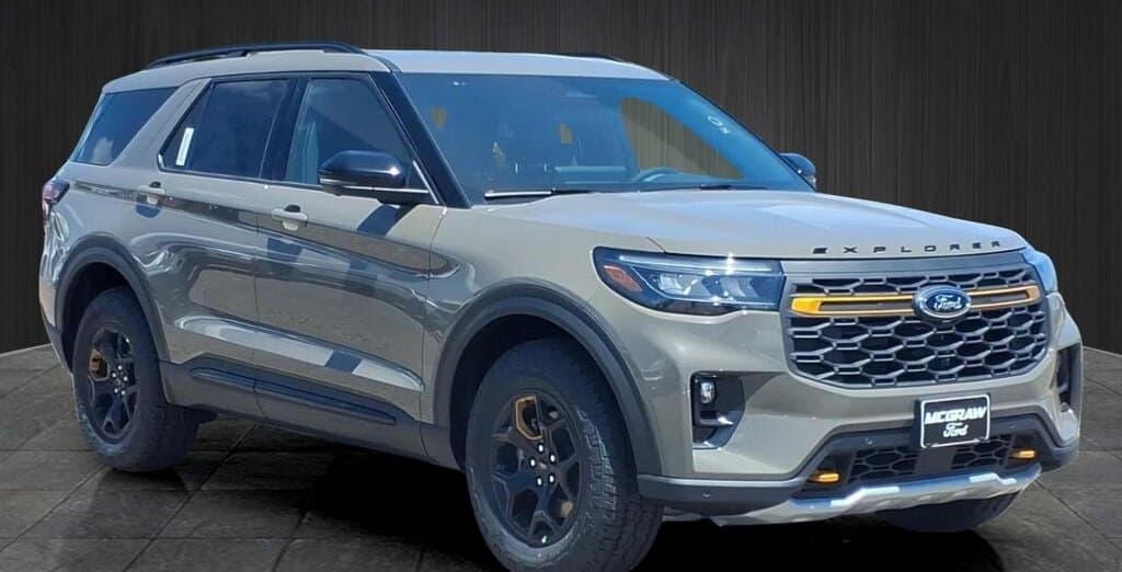 2026 Ford Explorer Tremor thumbnail 3