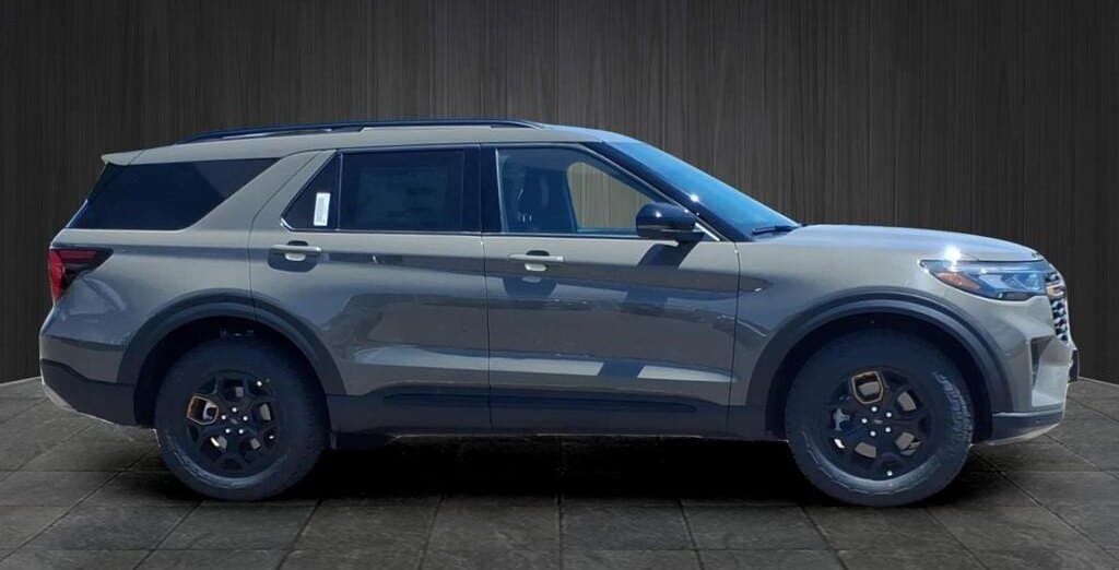 2026 Ford Explorer Tremor thumbnail 4