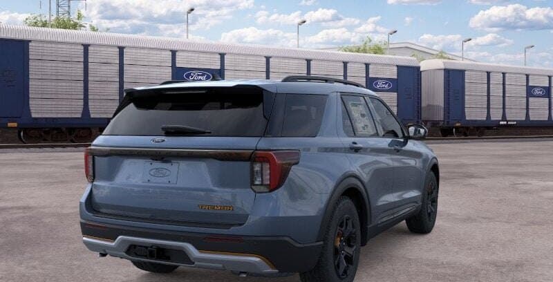 2026 Ford Explorer Tremor thumbnail 8