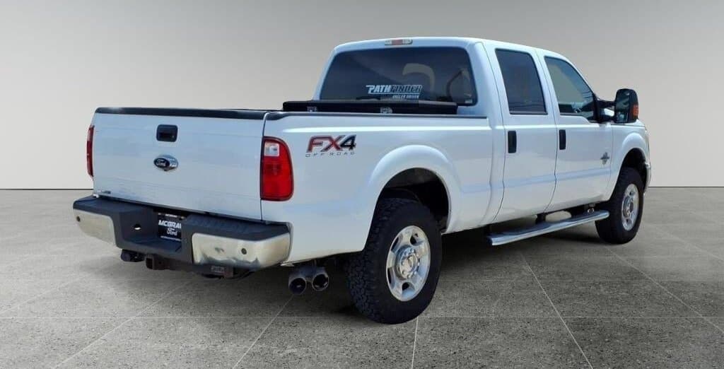 2016 Ford F-250 XLT thumbnail 3