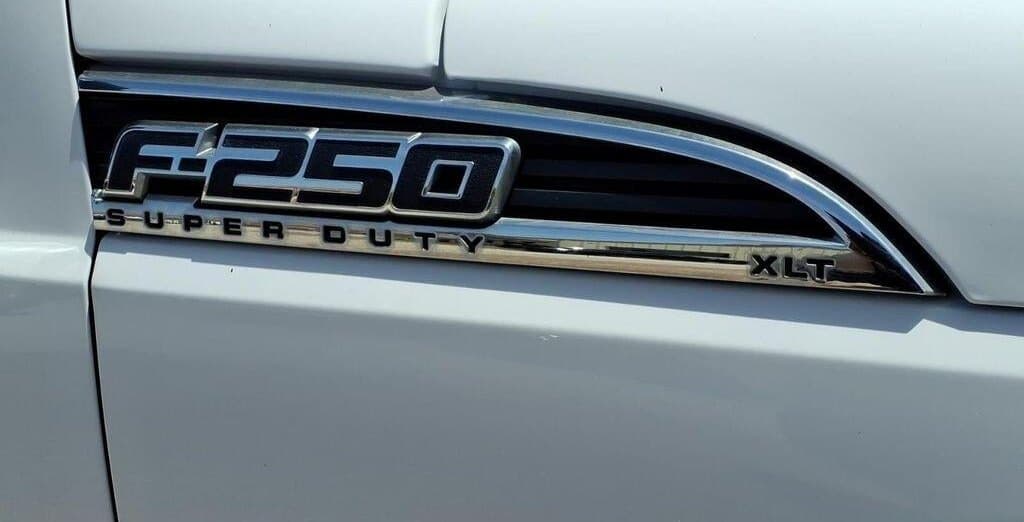 2016 Ford F-250 XLT thumbnail 4