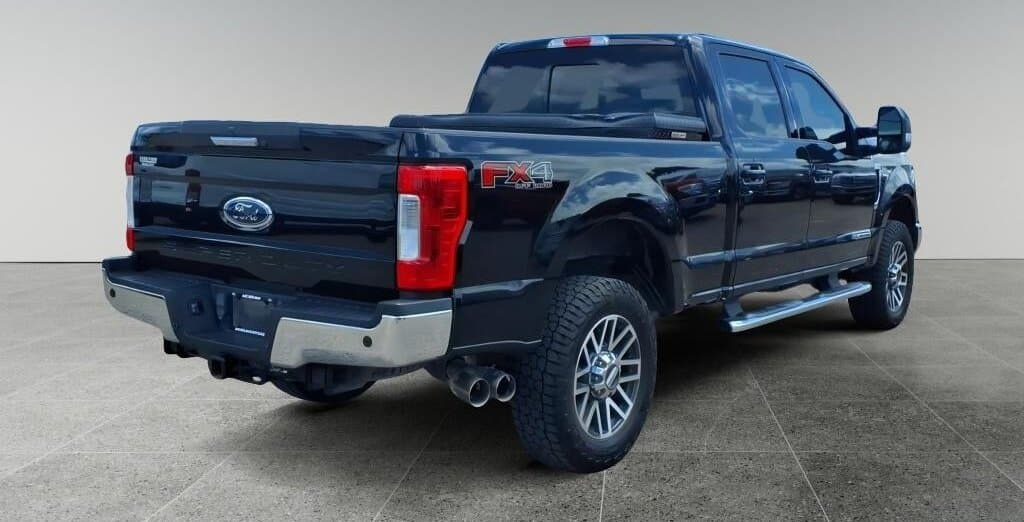 2018 Ford F-250 LARIAT thumbnail 3