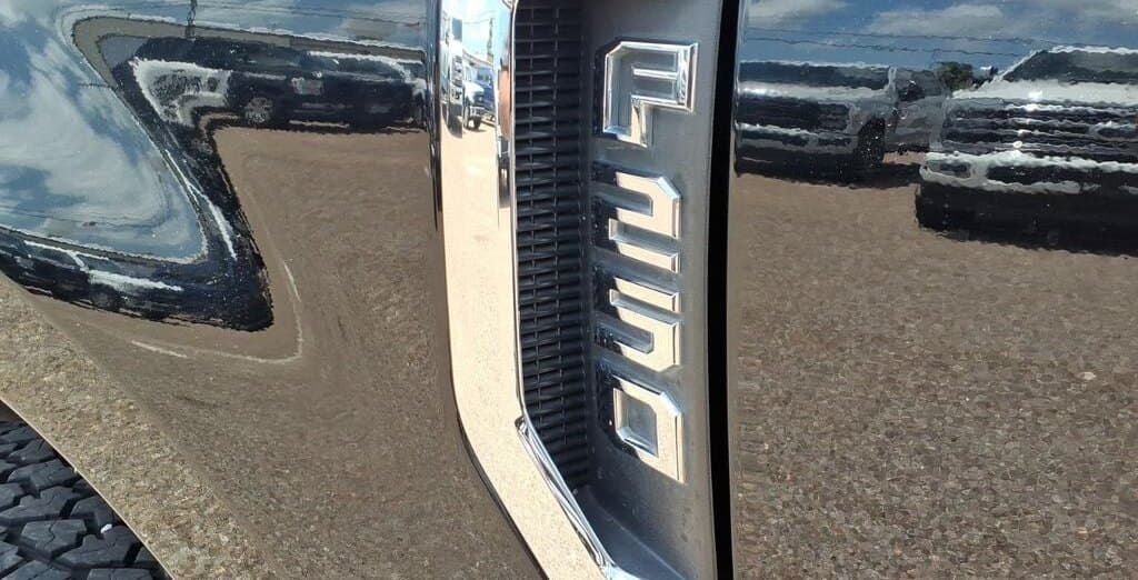 2018 Ford F-250 LARIAT thumbnail 4
