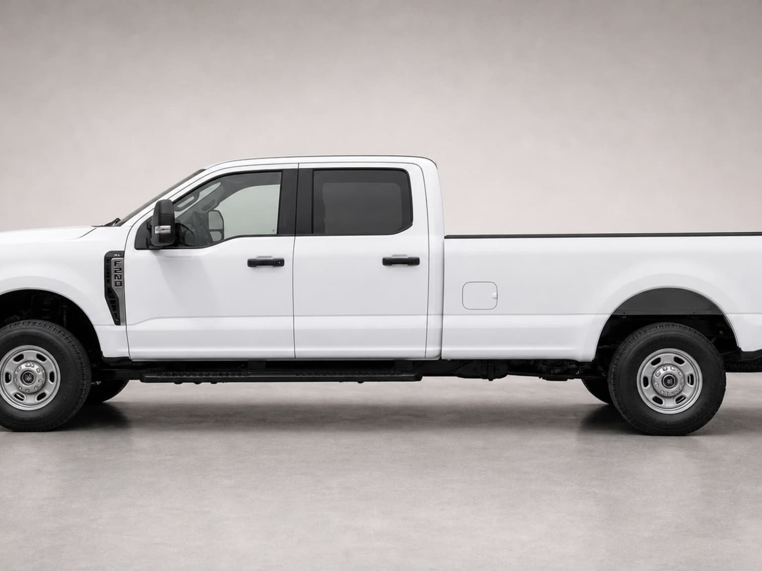 2026 Ford Super Duty F-250 XL thumbnail 3