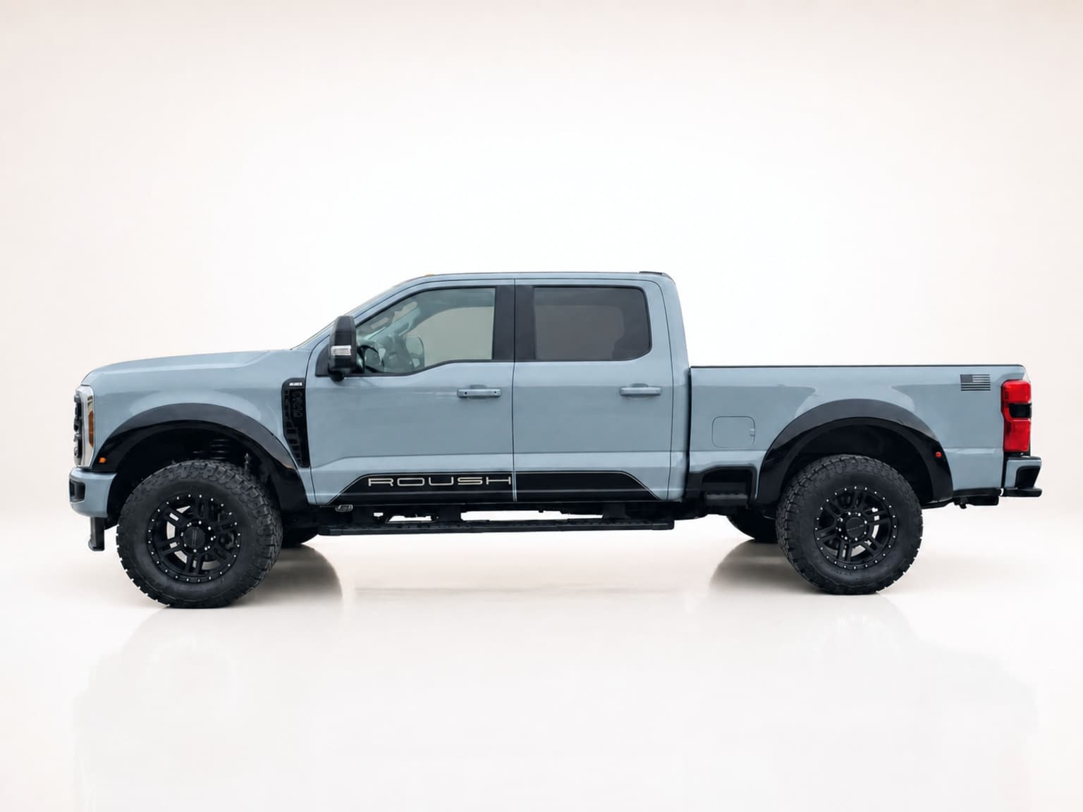 2026 Ford Super Duty F-250 Lariat ROUSH Super Duty thumbnail 4