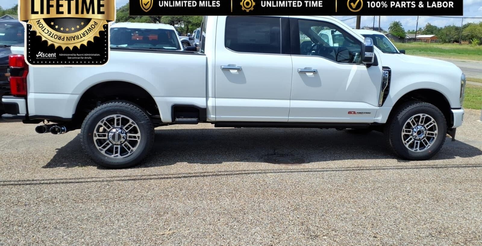 2027 Ford Super Duty F-250 Platinum thumbnail 3