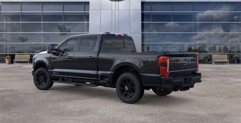 2026 Ford Super Duty F-250 Lariat thumbnail 4