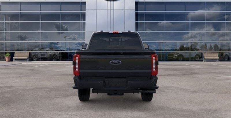 2026 Ford Super Duty F-250 Lariat thumbnail 5