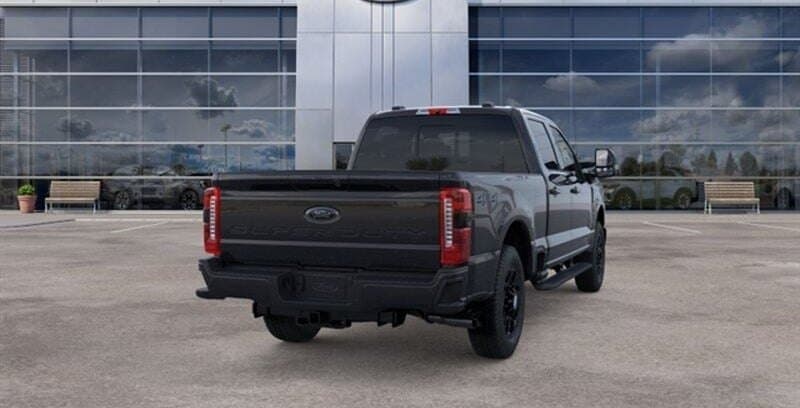 2026 Ford Super Duty F-250 Lariat thumbnail 8