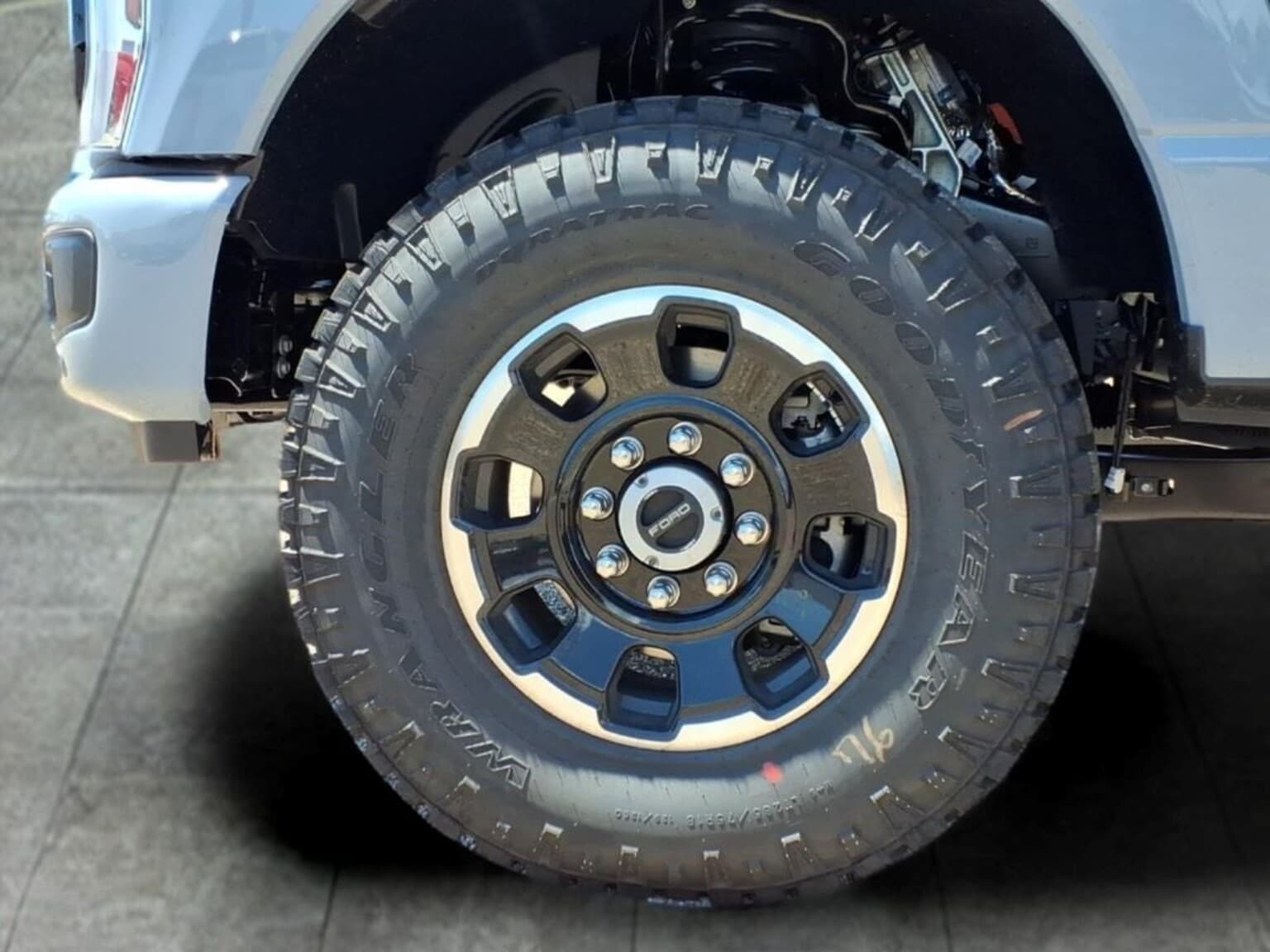 2026 Ford Super Duty F-250 Platinum thumbnail 7