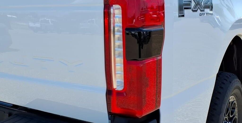 2026 Ford Super Duty F-250 Lariat thumbnail 10