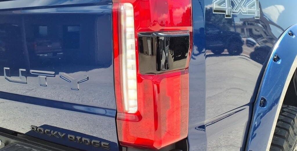 2026 Ford Super Duty F-250 Lariat Rocky Ridge thumbnail 10