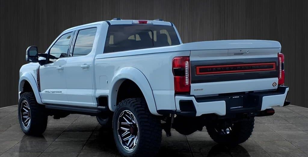 2026 Ford Super Duty F-250 Lariat Harley-Davidson Edition thumbnail 6