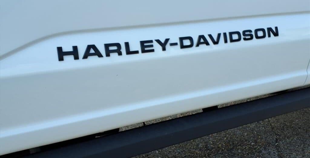 2026 Ford Super Duty F-250 Lariat Harley-Davidson Edition thumbnail 9