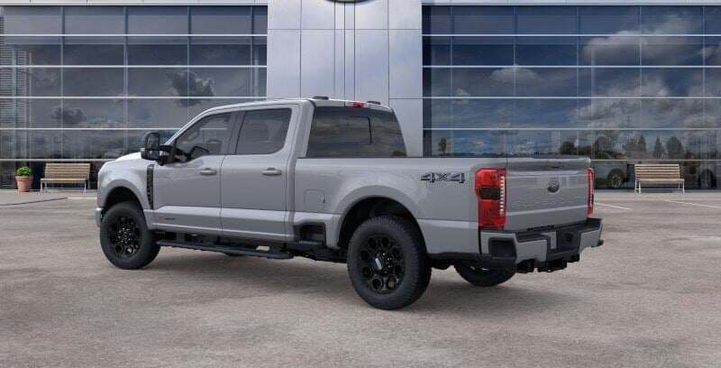 2026 Ford Super Duty F-250 Lariat thumbnail 4