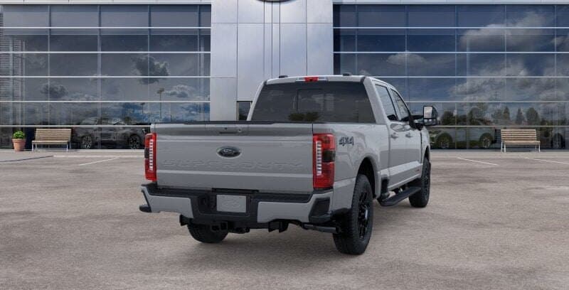 2026 Ford Super Duty F-250 Lariat thumbnail 8