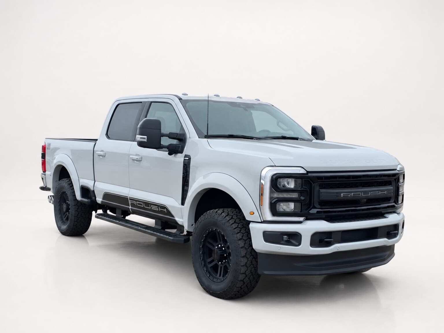 2026 Ford Super Duty F-250 Lariat thumbnail 3