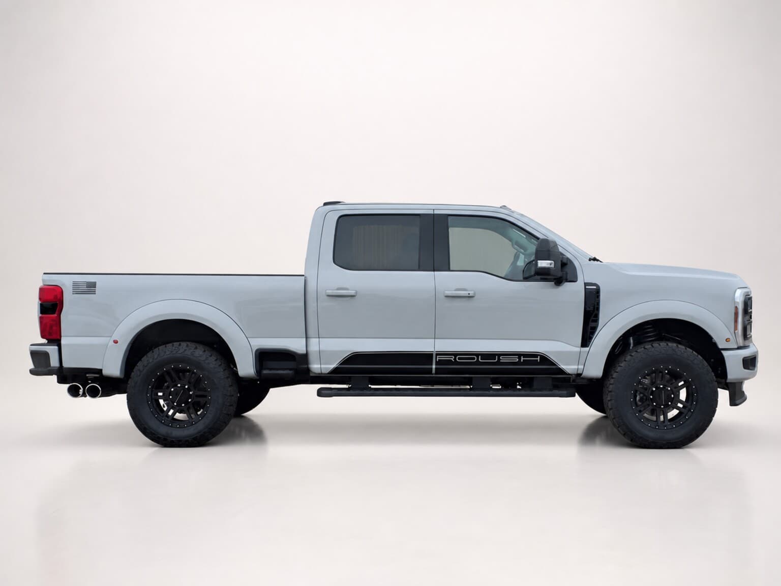 2026 Ford Super Duty F-250 Lariat thumbnail 4